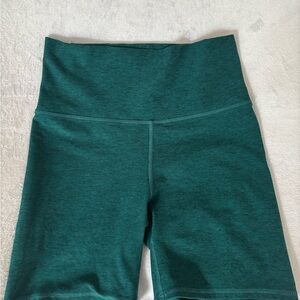 Vuori Green Bike Shorts High-Waisted Stretchy